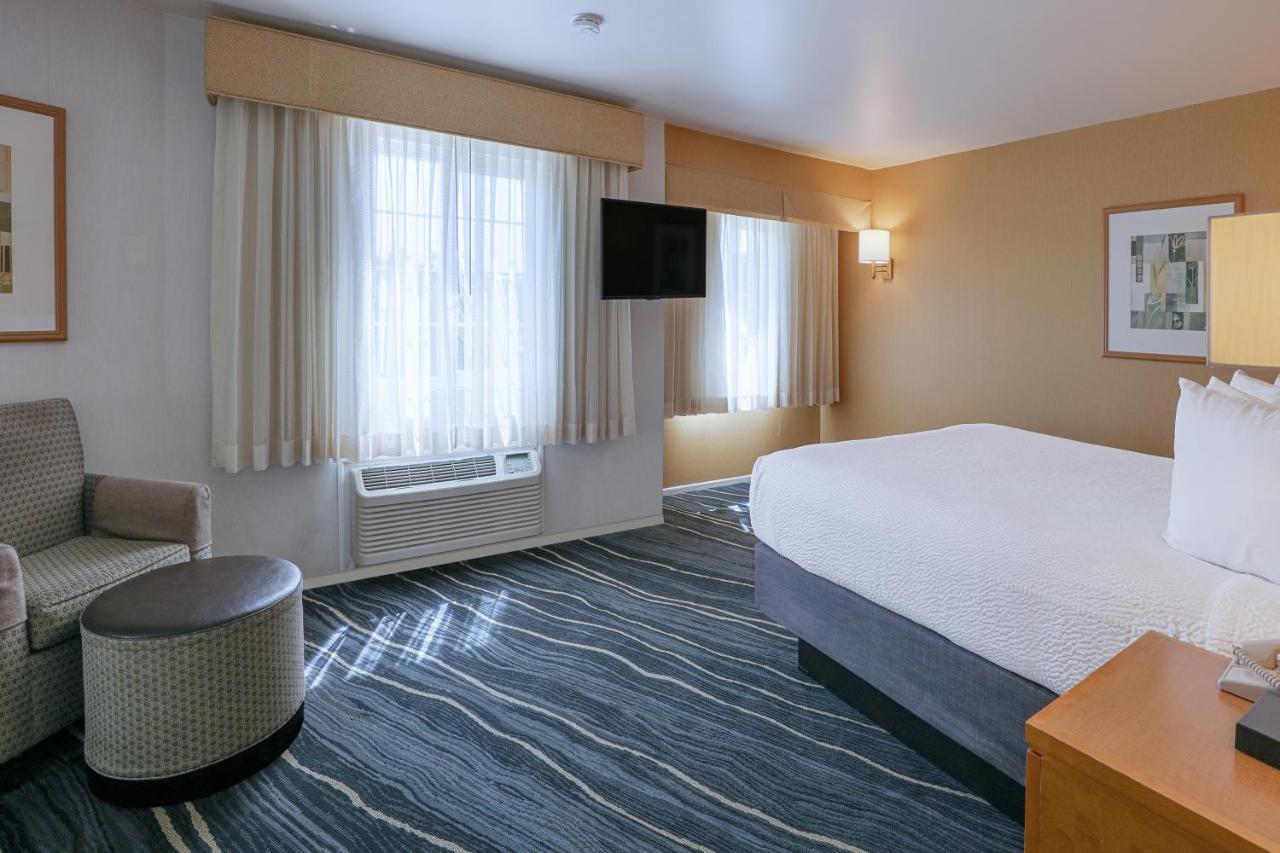 Ramada By Wyndham Costa Mesa/Newport Beach Екстер'єр фото